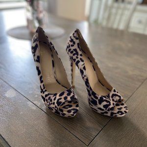 VS wings cheetah print peep-toe pumps